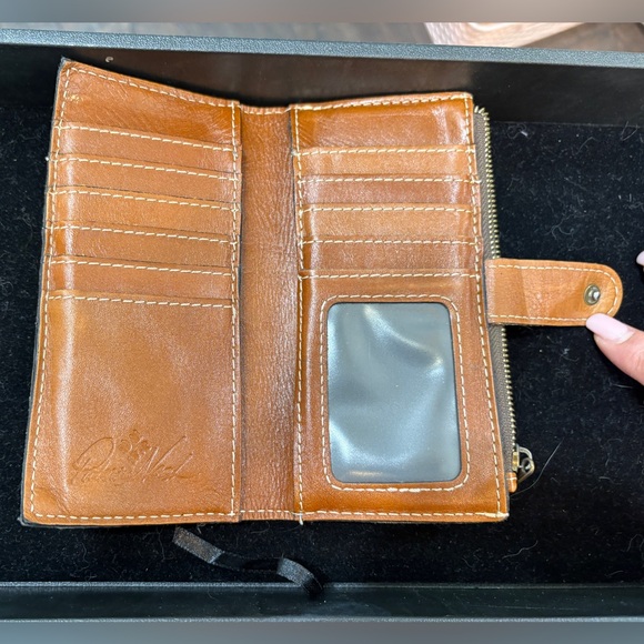 Patricia Nash Tan Embossed Wallet - Picture 9 of 16